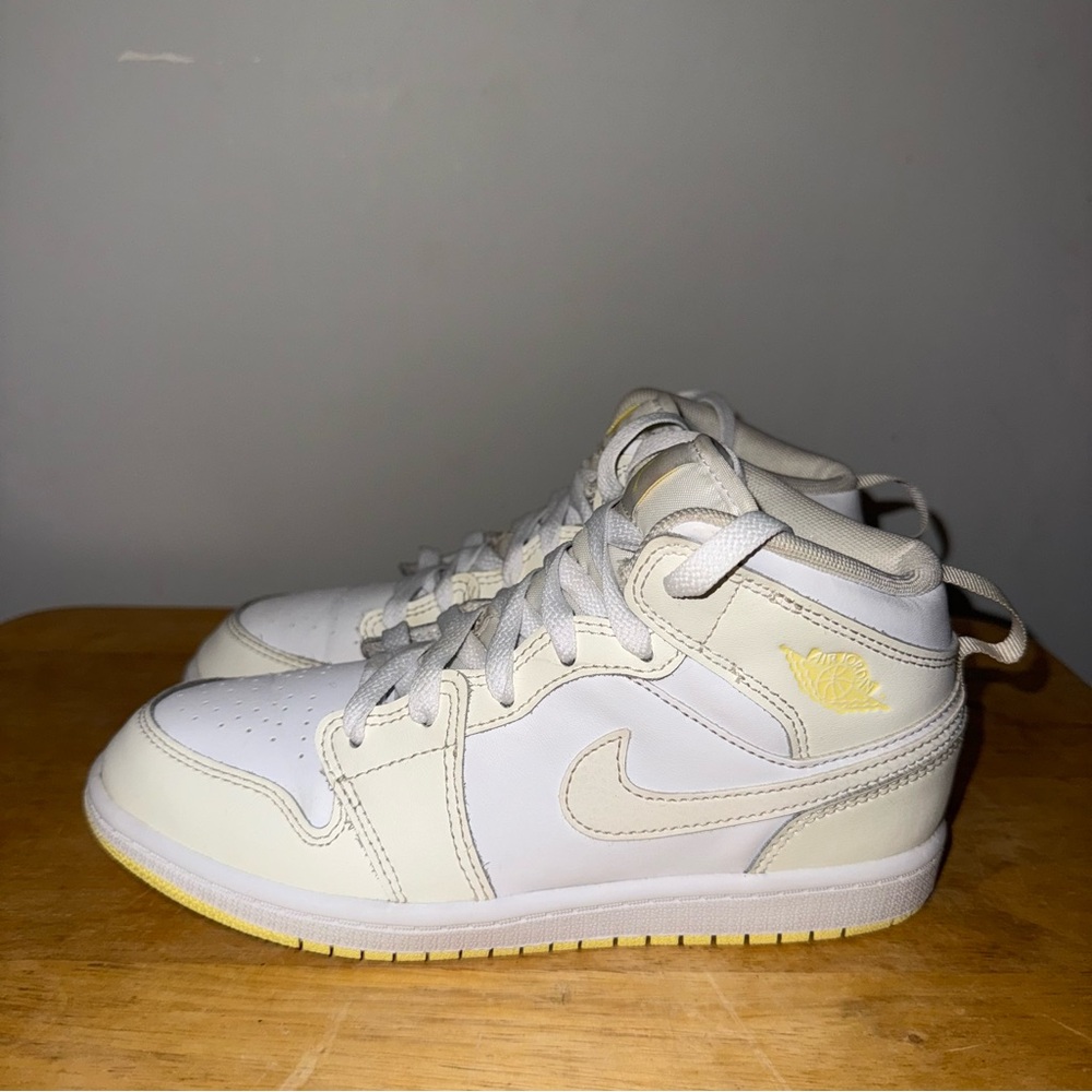 Jordan 1 Mid Sail Light Laser Orange (PS) Size 3Y